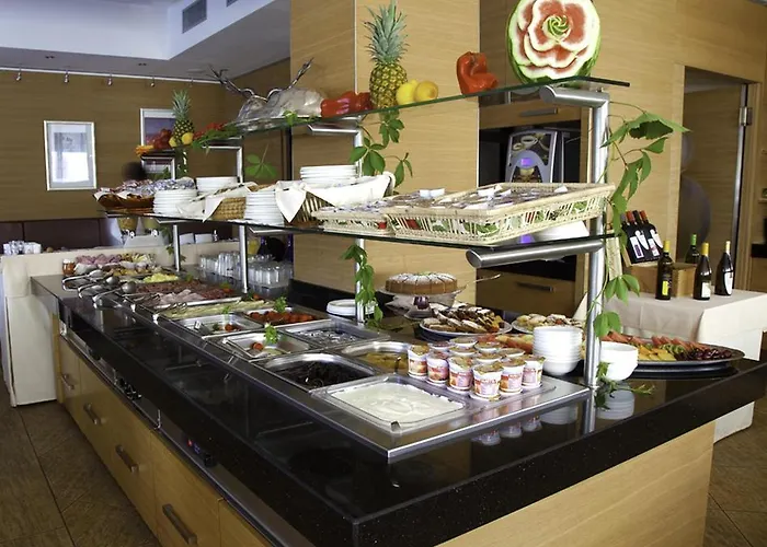 Katja 4* Μπιμπιόνε